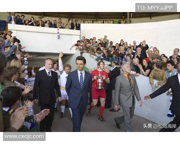 出生在富裕家庭的足球明星们的奢华生活与职业生涯的交织探讨